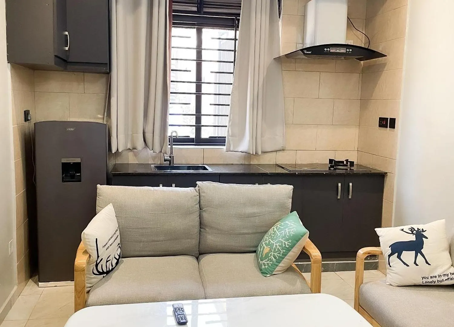 Nsiimenta Stay 1Br كامبالا